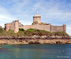 Le fort La Latte, sur son cap rocheux