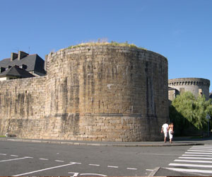 Château édifié par Pierre II à Guingamp