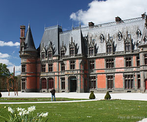 Façade du château de Trévarez