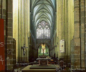 Intérieur de la cathédrale Saint-Samson